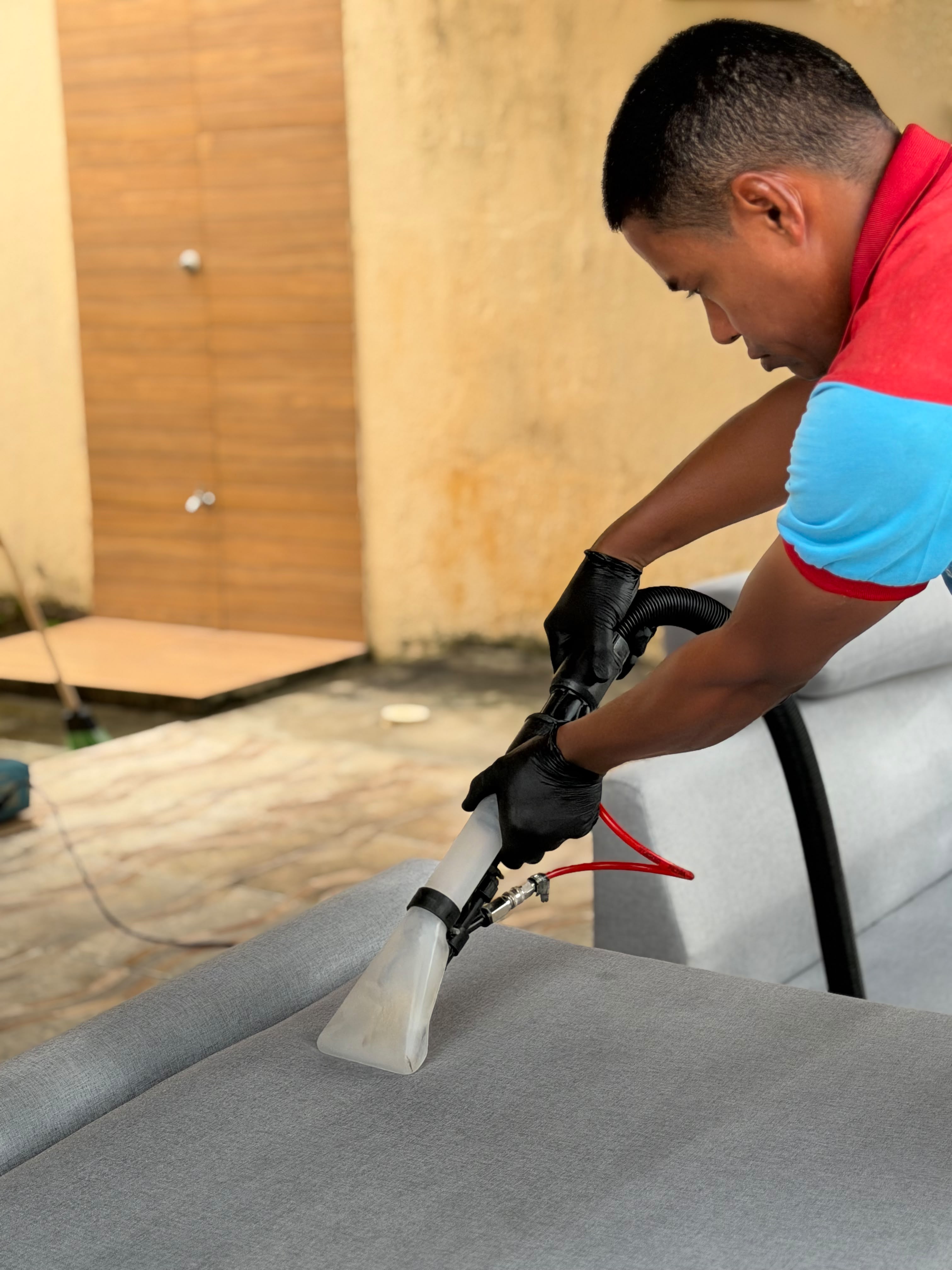 Higienização de estofados pela Trate Clean em Natal